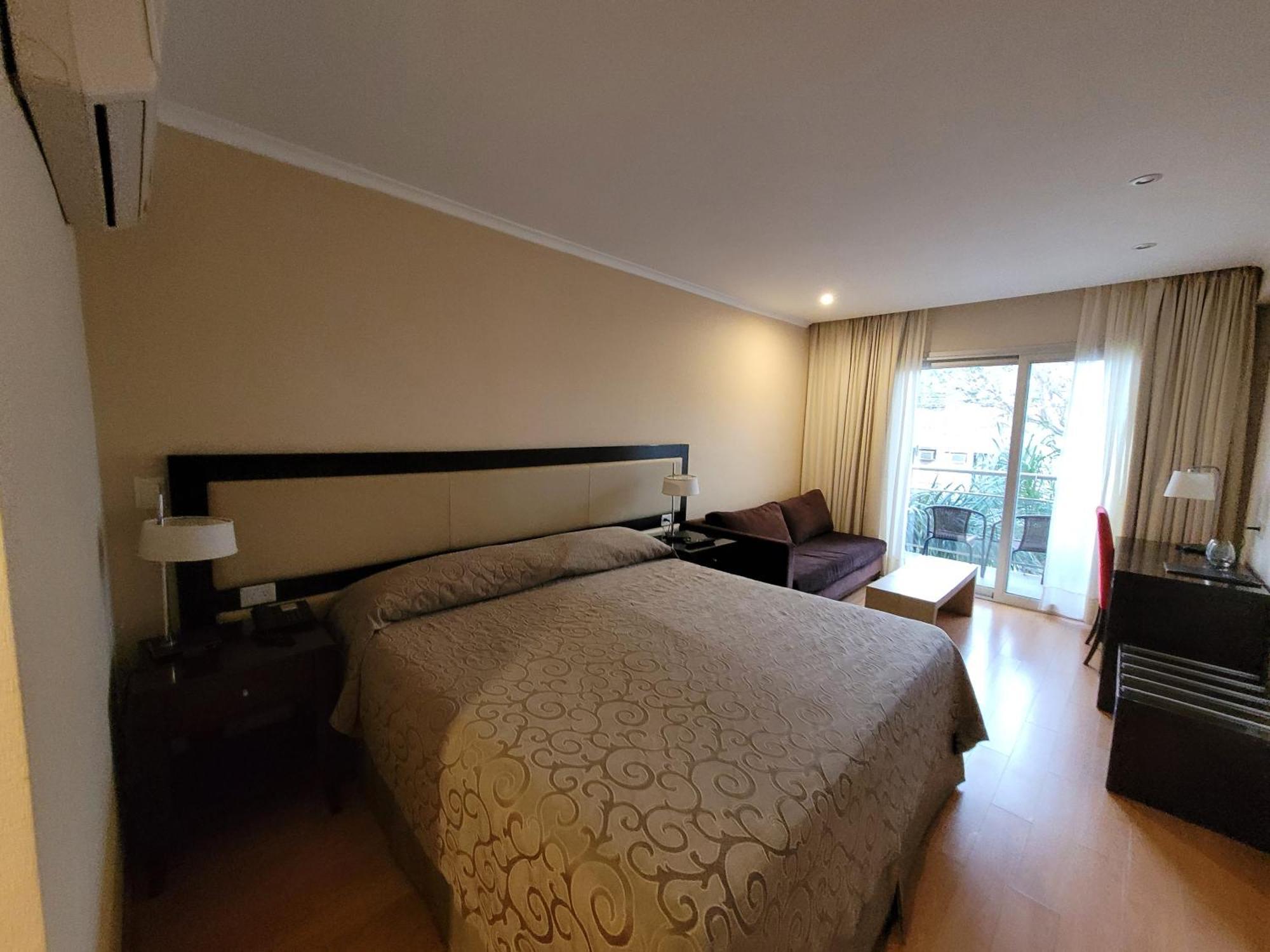 Hotel Plaza Colón Kültér fotó