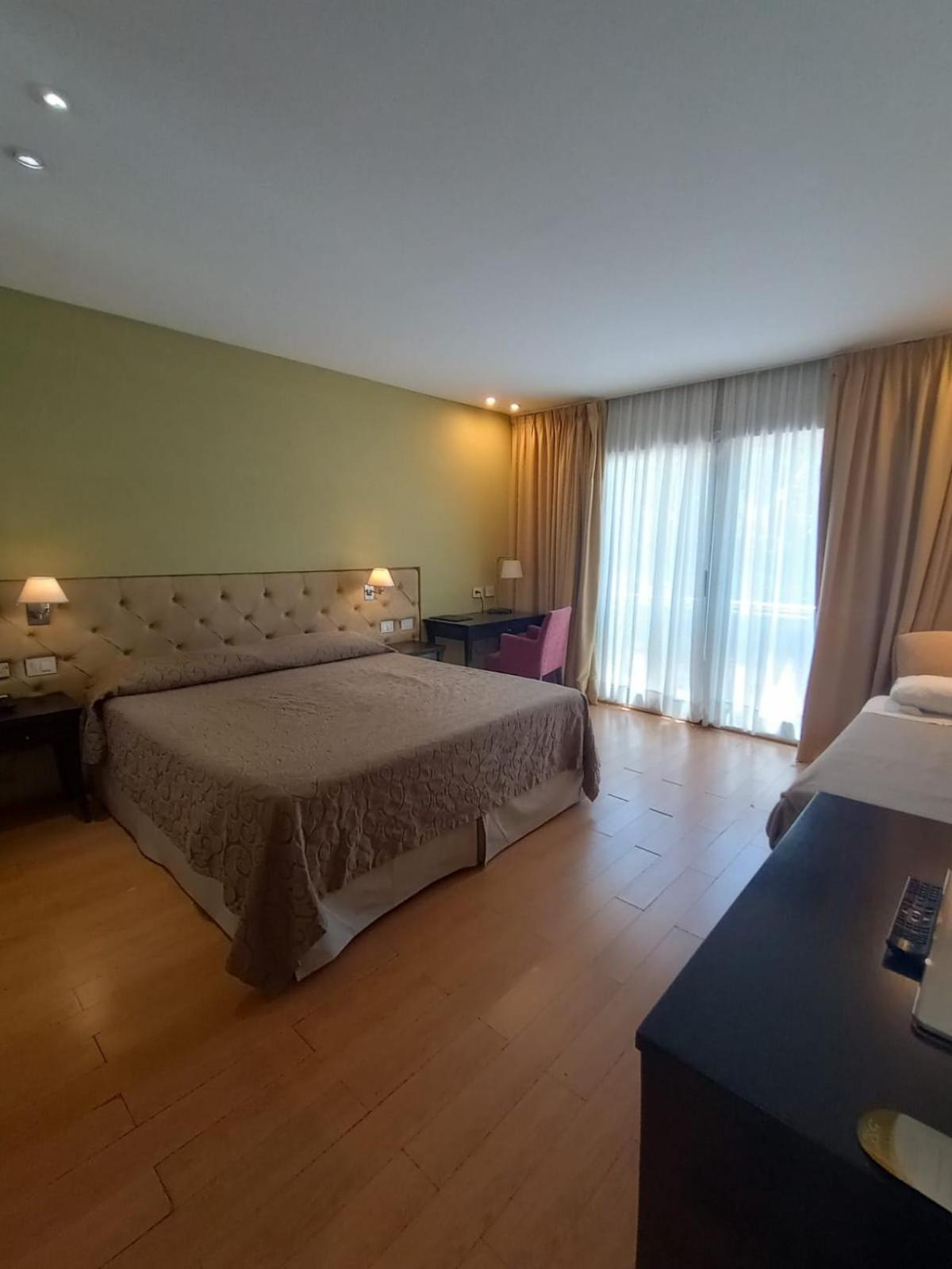 Hotel Plaza Colón Szoba fotó
