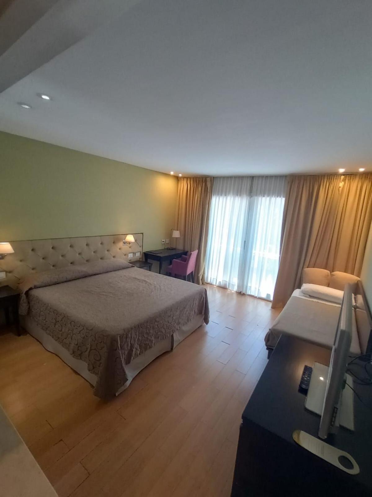 Hotel Plaza Colón Szoba fotó