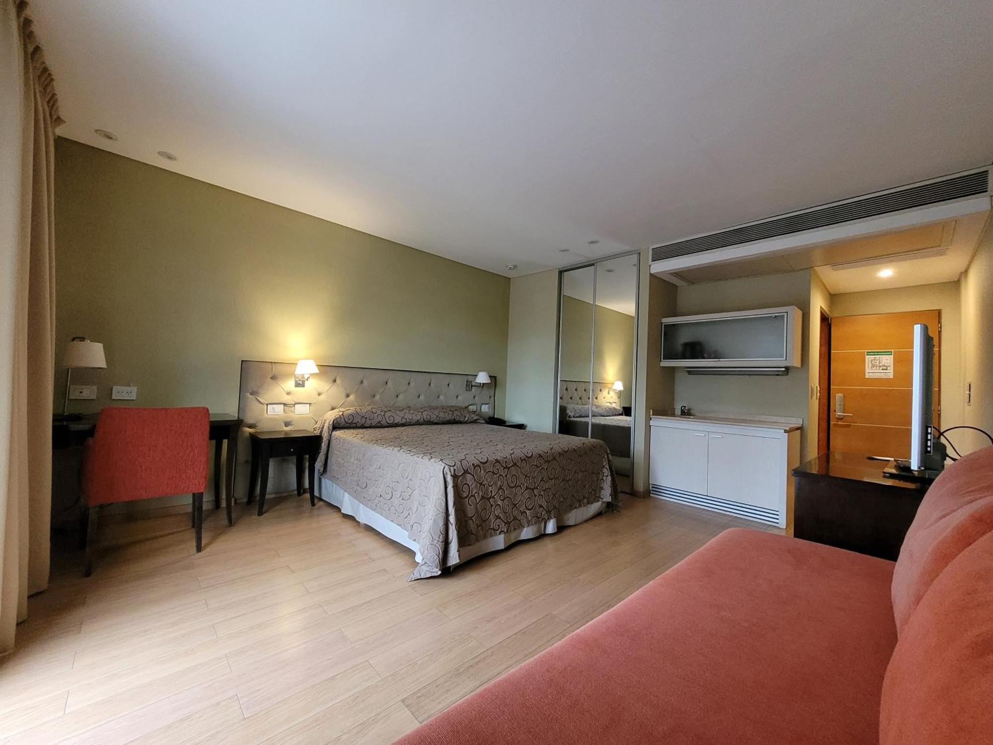 Hotel Plaza Colón Szoba fotó